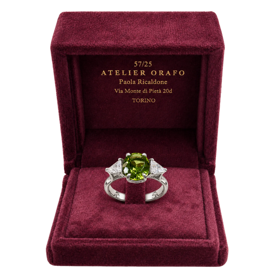 Anello Argento 925% con Peridot Ovale e Zirconi con Scatola | Atelier Orafo | scatola | 2400