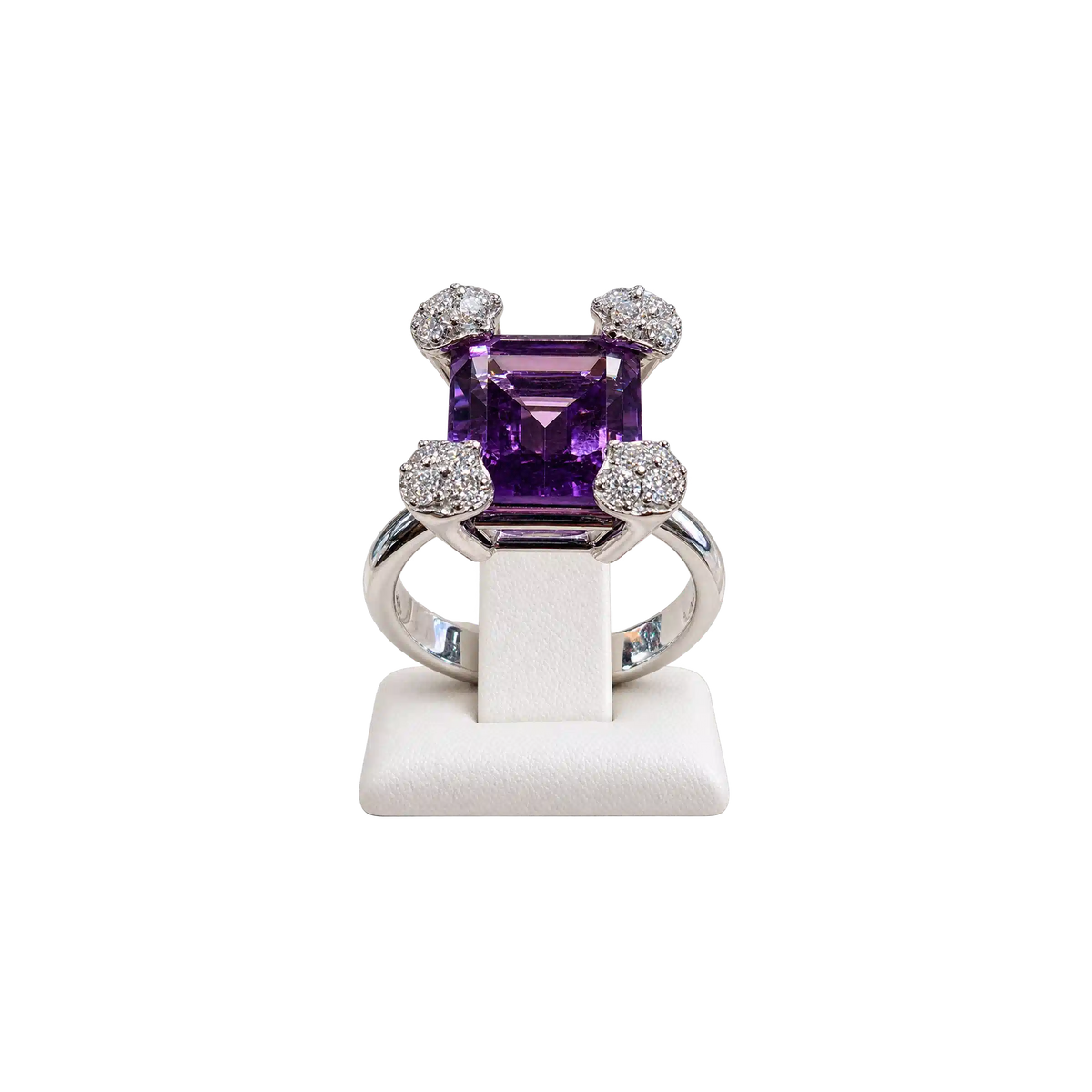 Anello Argento con Ametista Maxi Naturale Ottagono e Zirconi | Atelier Orafo | nudo