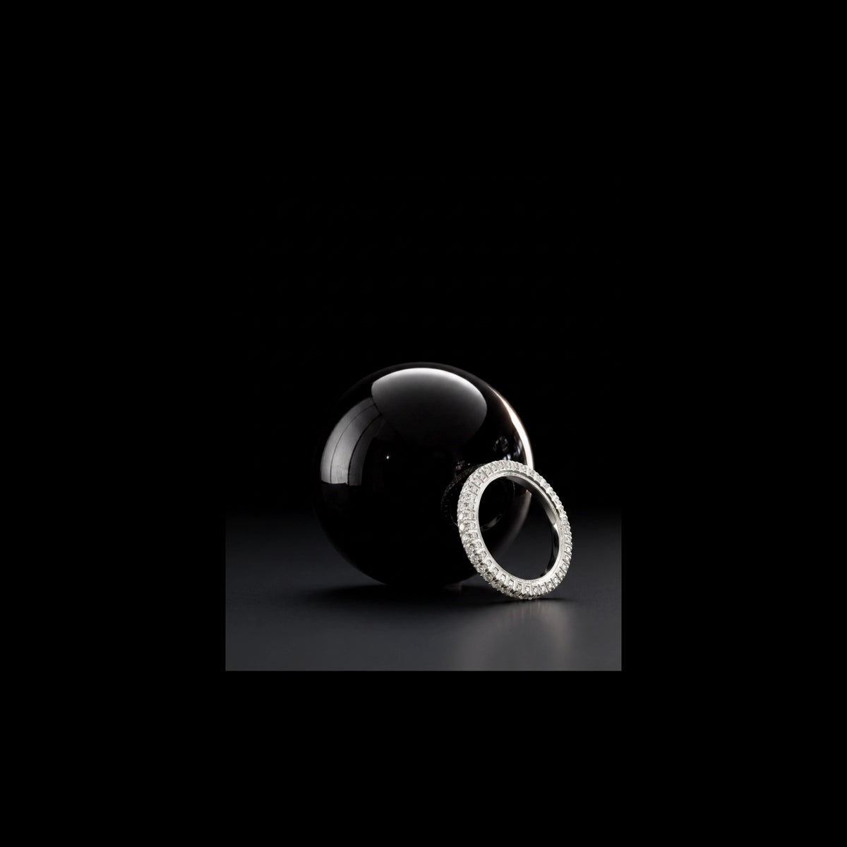 Anello Eternity multimisura in Oro Bianco 18kt con Diamanti Naturali |Atelier Orafo | sfera | 2400