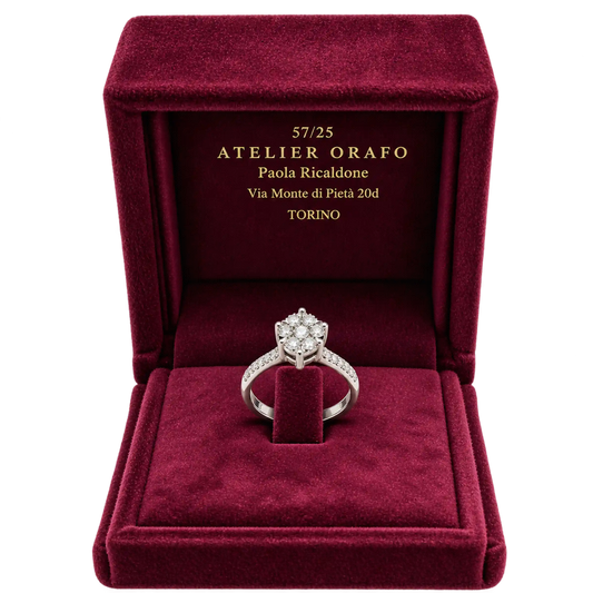 Anello Oro Bianco 18 kt con  Diamanti naturali con scatola | Atelier Orafo | Scatola | tras | 2400