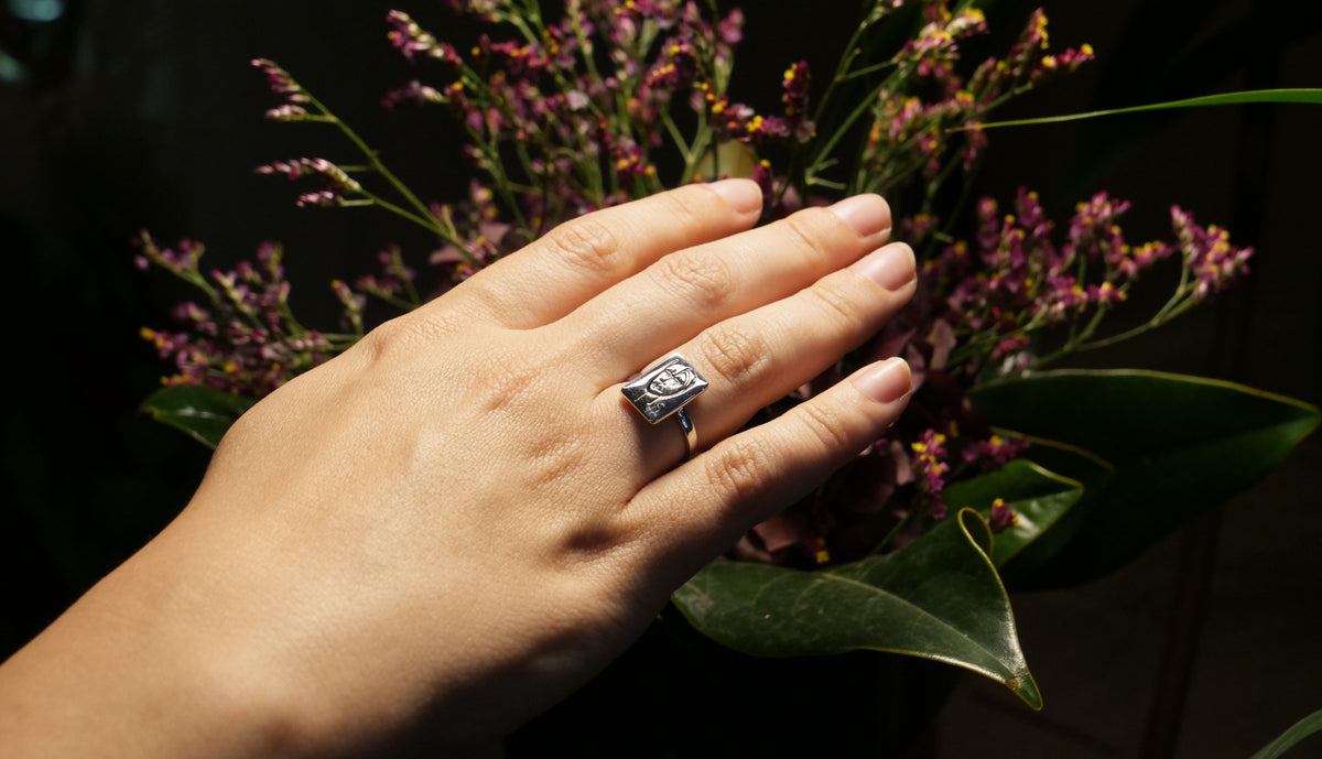 Anello Segni Angeleri Argento 925 | Atelier Orafo | indossato