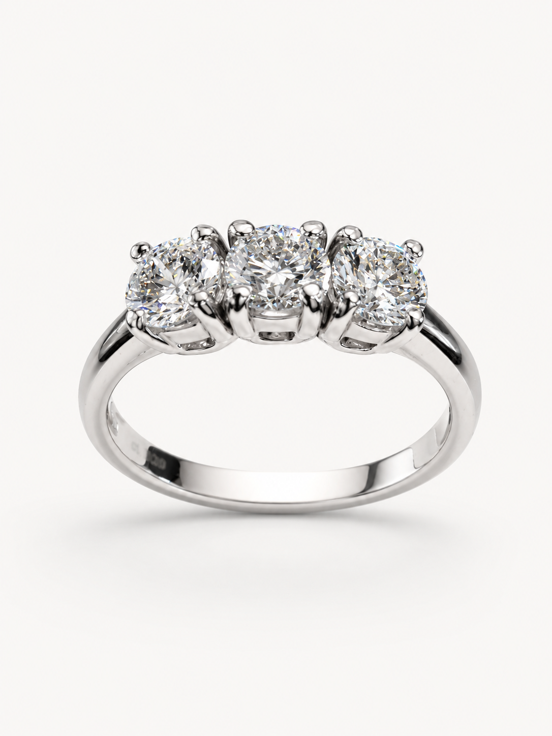 Anello Trilogy in Oro Bianco 18kt con Diamanti Naturali Certificati GIA