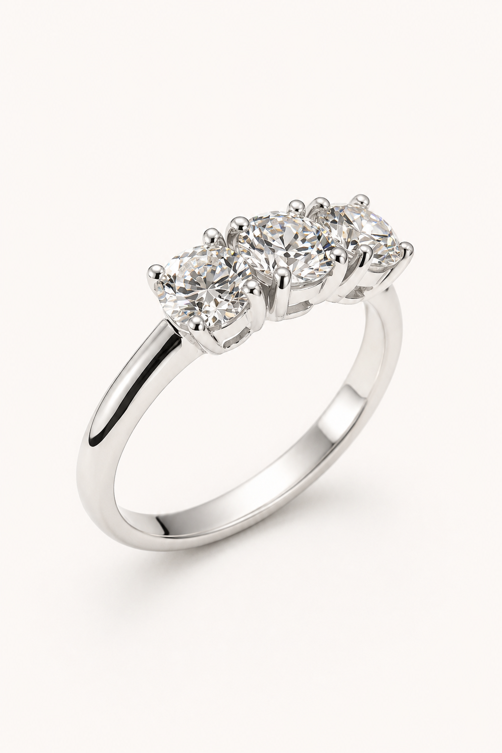 Anello Trilogy in Oro Bianco 18kt con Diamanti Naturali Certificati GIA
