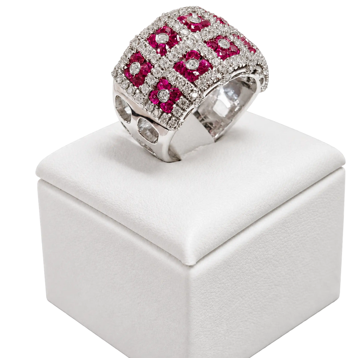 Anello Oro Bianco 18 kt con Rubini Naturali e Diamanti naturali | Atelier Orafo | nudo | 2400