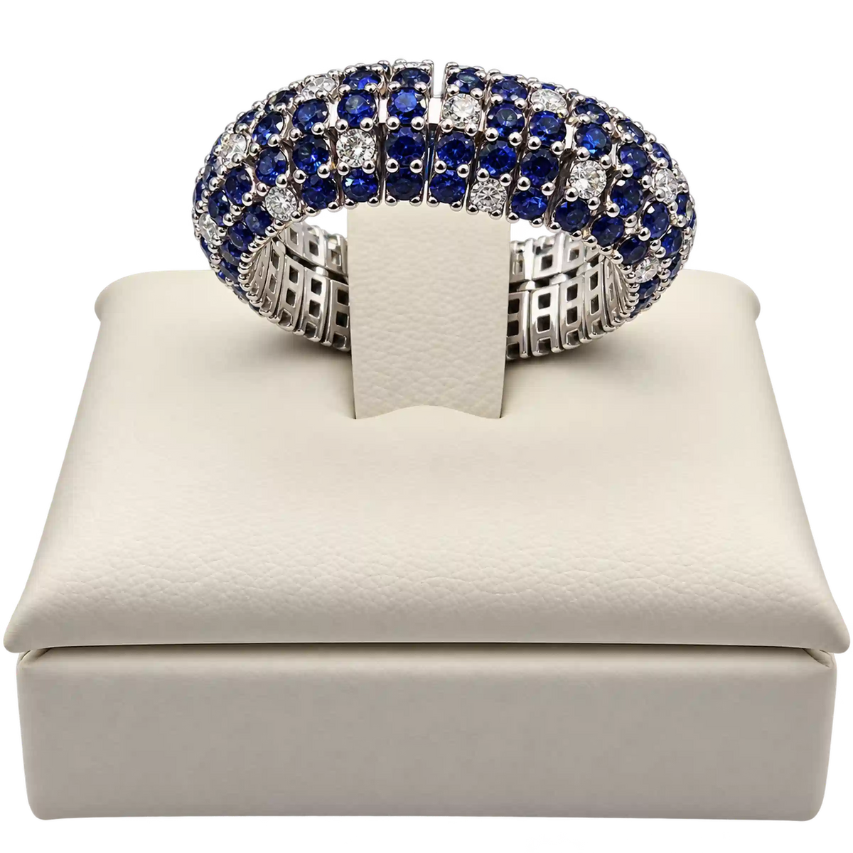 Anello Oro Bianco 18 kt con Zaffiri Naturali  e Diamanti naturali | Atelier Orafo | nudo6 | 2400