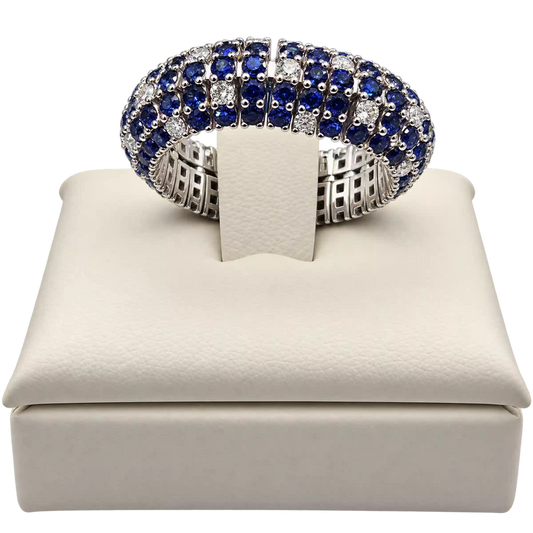 Anello Oro Bianco 18 kt con Zaffiri Naturali  e Diamanti naturali | Atelier Orafo | nudo6 | 2400