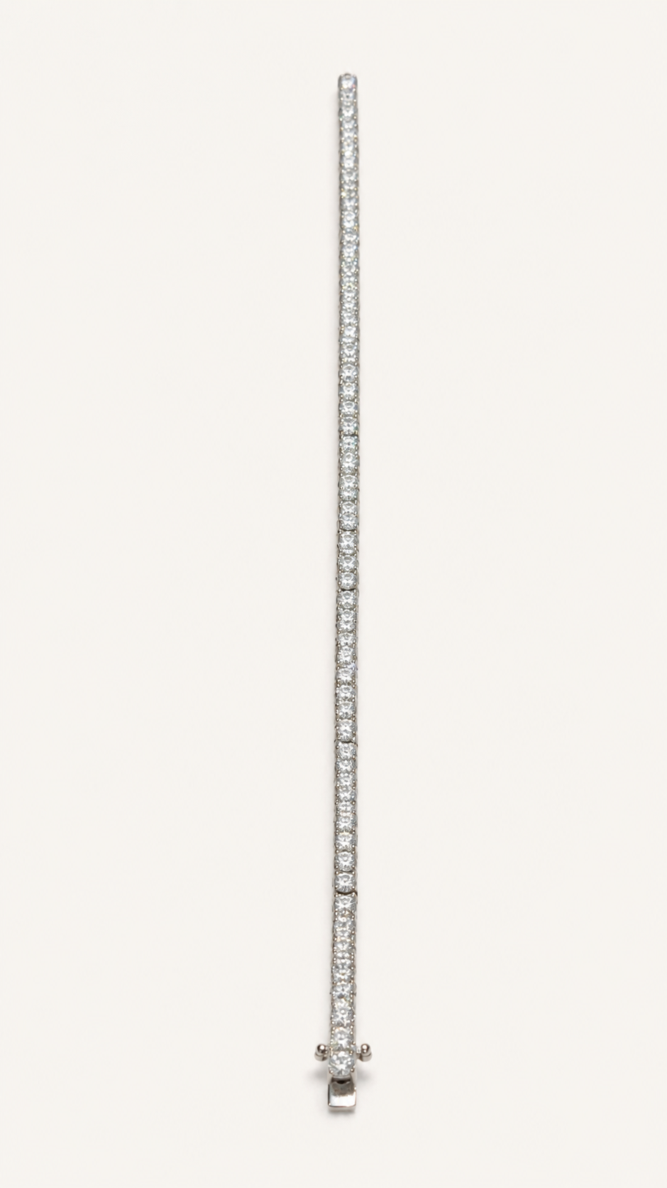 Bracciale Tennis in Oro Bianco 18kt con Diamanti Naturali_AtelierOrafo__nudo