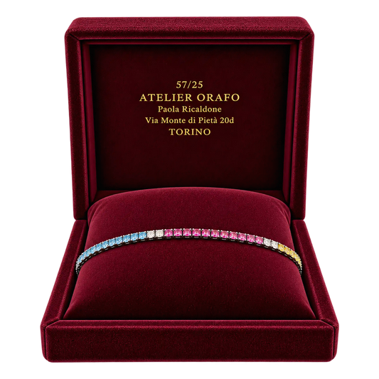 Bracciale Tennis in Oro Bianco 18kt con Diamanti e
Zaffiri Multicolor e Rubini e Smeraldi | AtelierOrafo | scatola