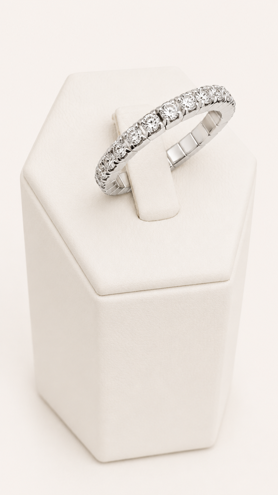 Fede Circolare Estendibile in Oro Bianco 18 kt con Diamanti Naturali