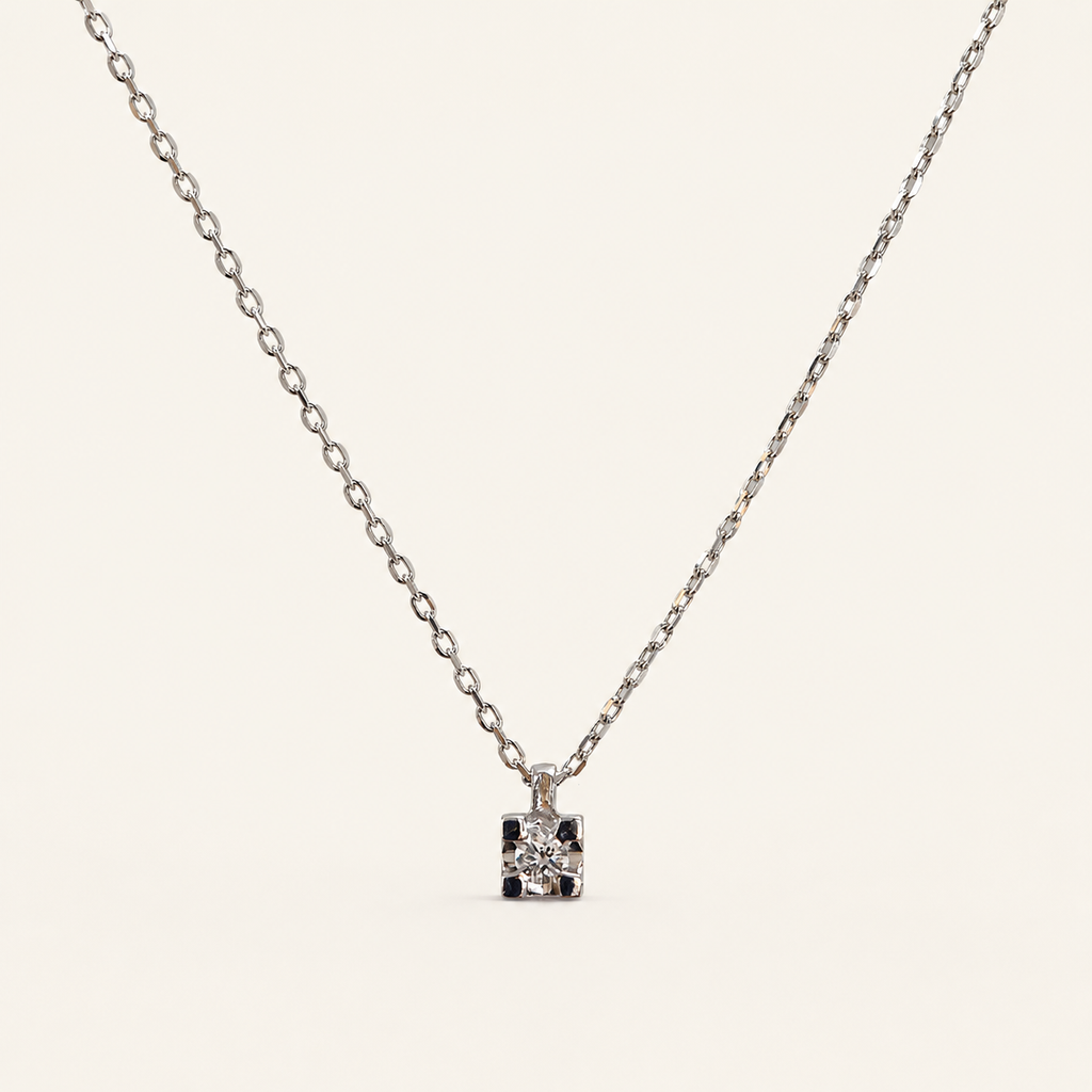 Collana Punto Luce Oro Bianco 18kt e Diamante Naturale 0,04 | Atelier Orafo ! nudo