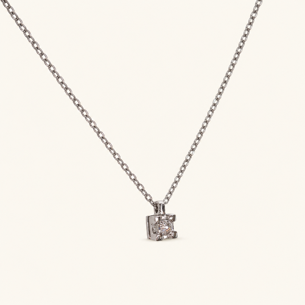 Collana Punto Luce Oro Bianco 18kt e Diamante Naturale 0,04 | Atelier Orafo ! nudo2