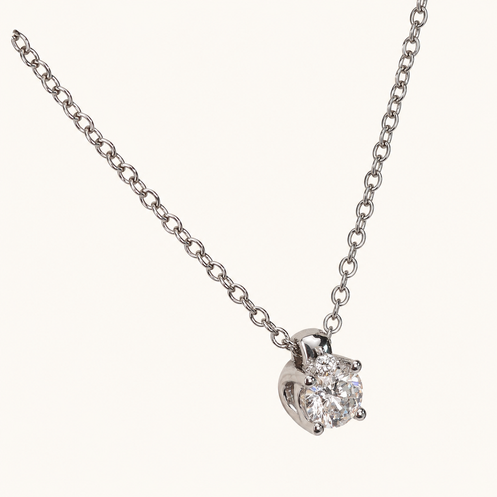 Collana Punto Luce Oro Bianco 18kt e Diamante Naturale | Atelier Orafo | nudo2
