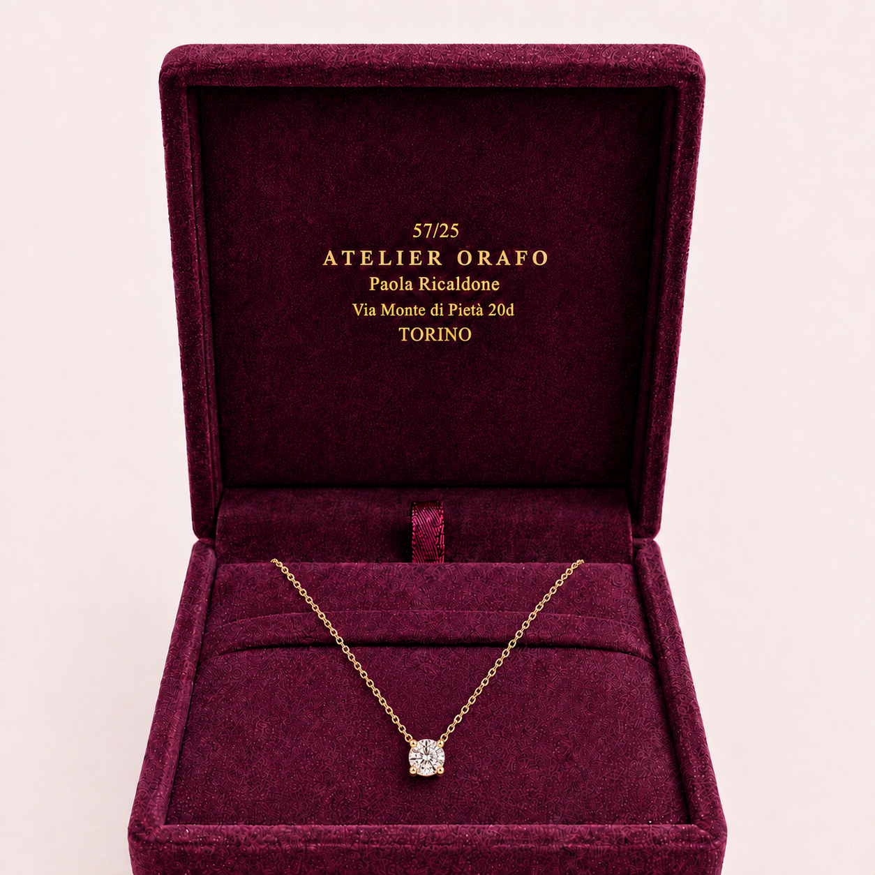 Collana Punto Luce Oro giallo 18kt e Diamante Naturale ct. 0_23 con Scatola | Atelier Orafo | scatola