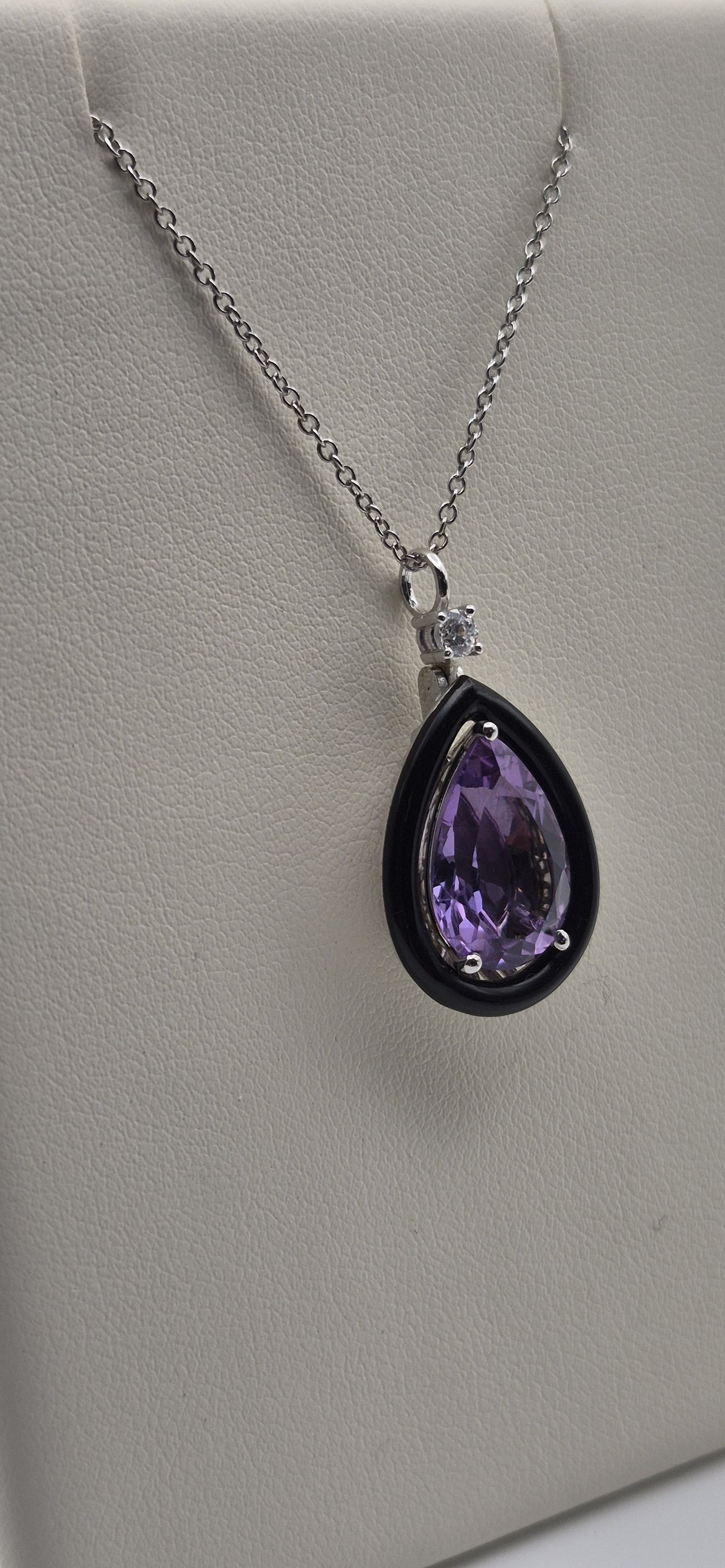 Collana e Ciondolo Argento 925 Ametista Naturale Goccia Hyceram | Atelier Orafo | nudo2