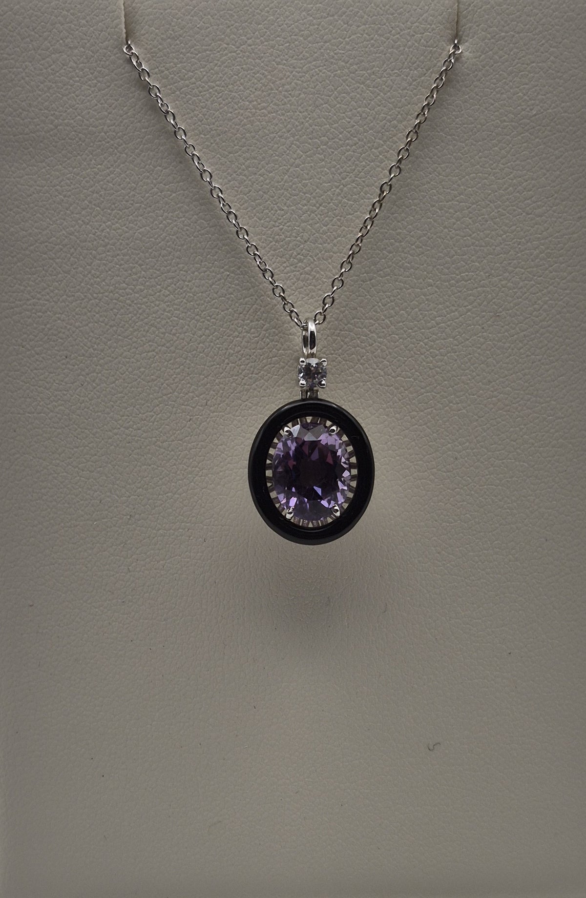 Collana e Ciondolo Argento 925 Ametista Ovale Naturale Hyceram | Atelier Orafo | nudo