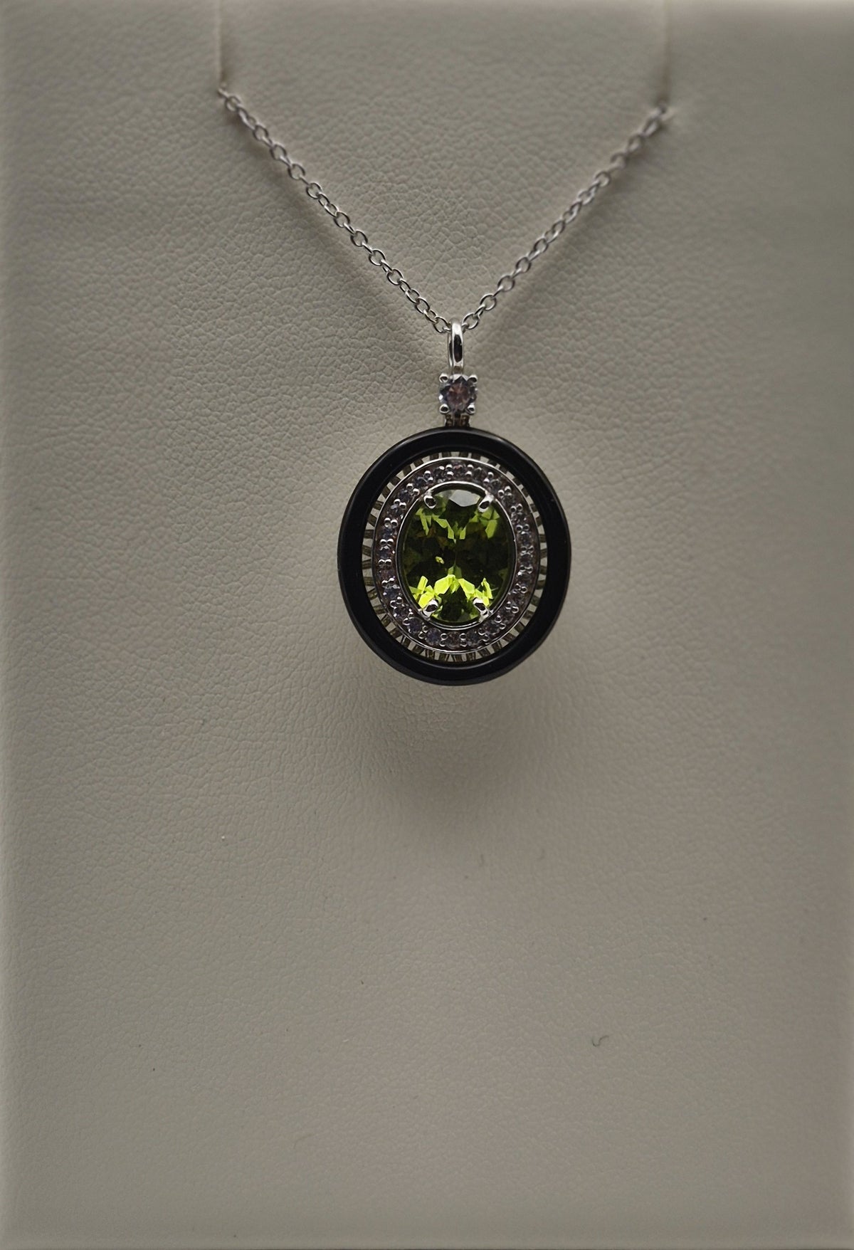 Collana e Ciondolo Argento 925 Peridot Ovale Naturale Zirconi Hyceram | Atelier Orafo | nudo