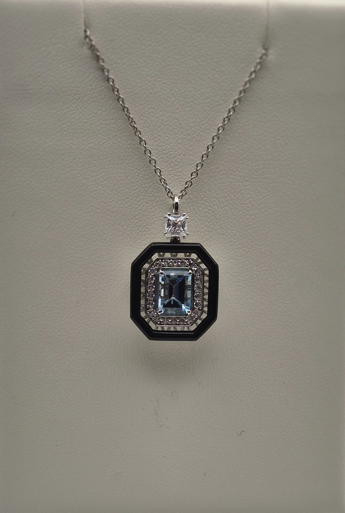 Collana e Ciondolo Argento 925 Topazio Azzurro Naturale Hyceram | Atelier Orafo | nudo