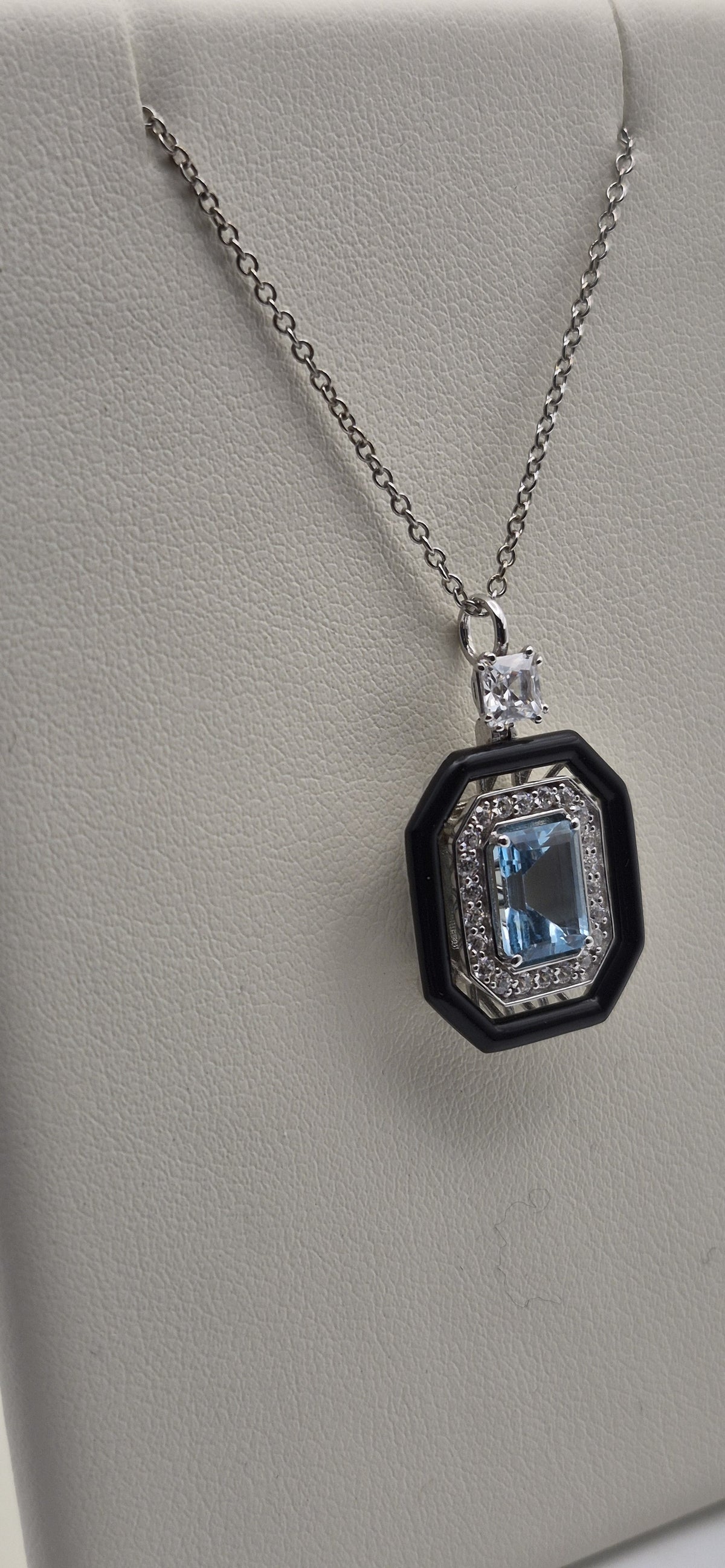 Collana e Ciondolo Argento 925 Topazio Azzurro Naturale Hyceram | Atelier Orafo | nudo2