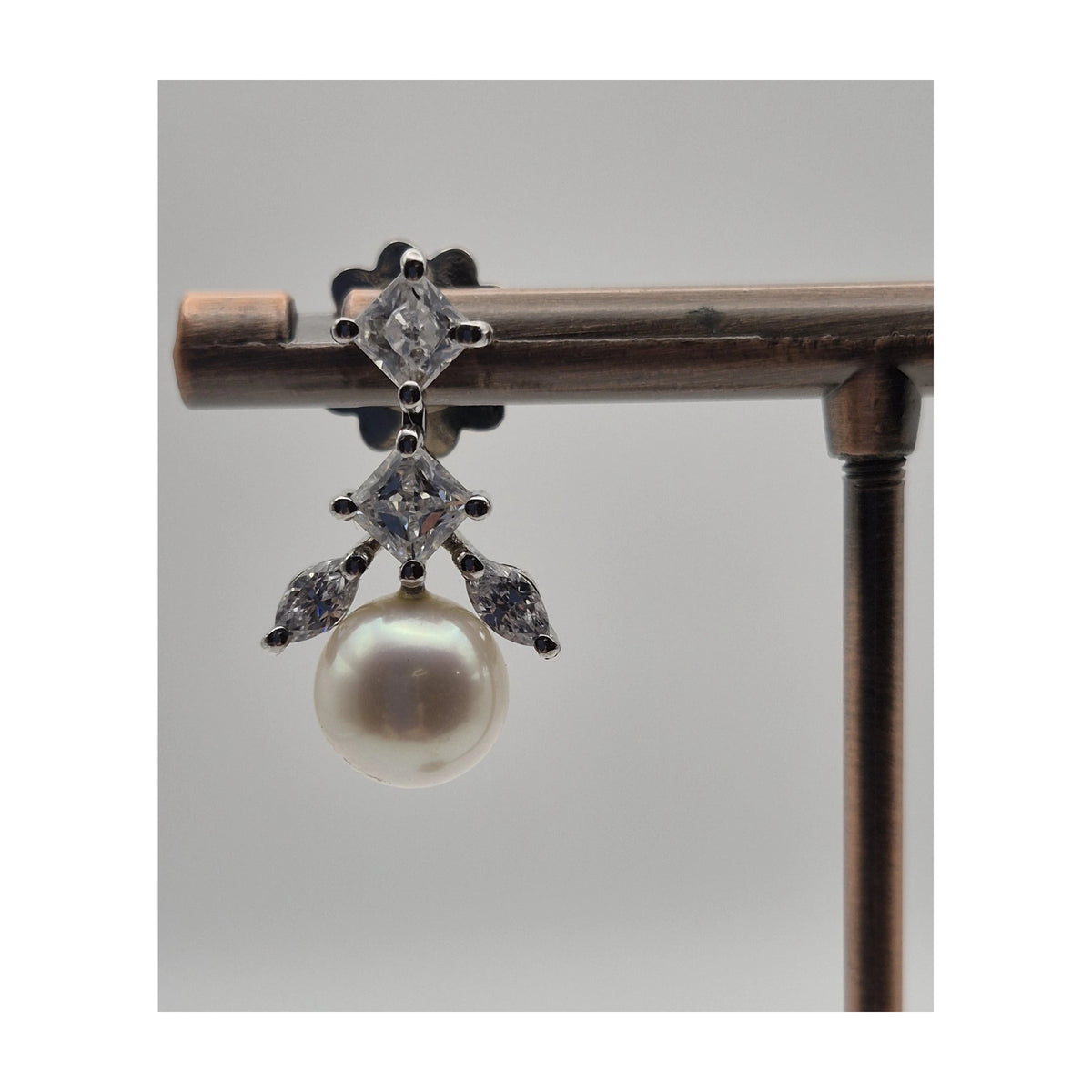 Orecchini Agento 925 Zirconi Navette Carre Perle Giapponesi Naturali | Atelier Orafo | nudo2