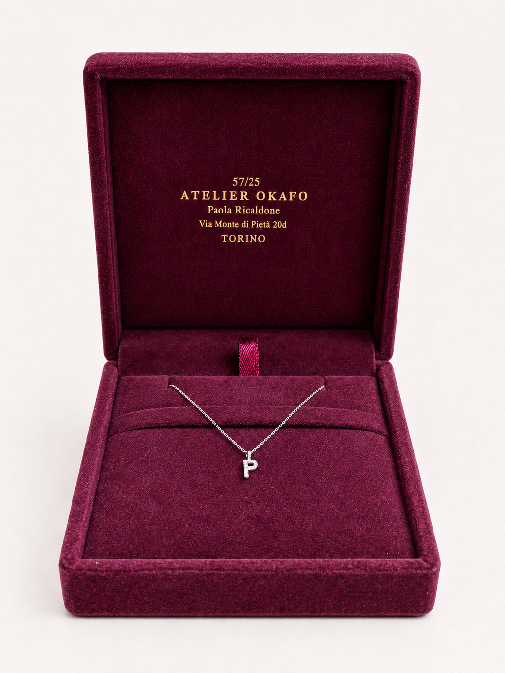 catenina con ciondolo lettera oro 18kt e diamanti naturali con scatola
