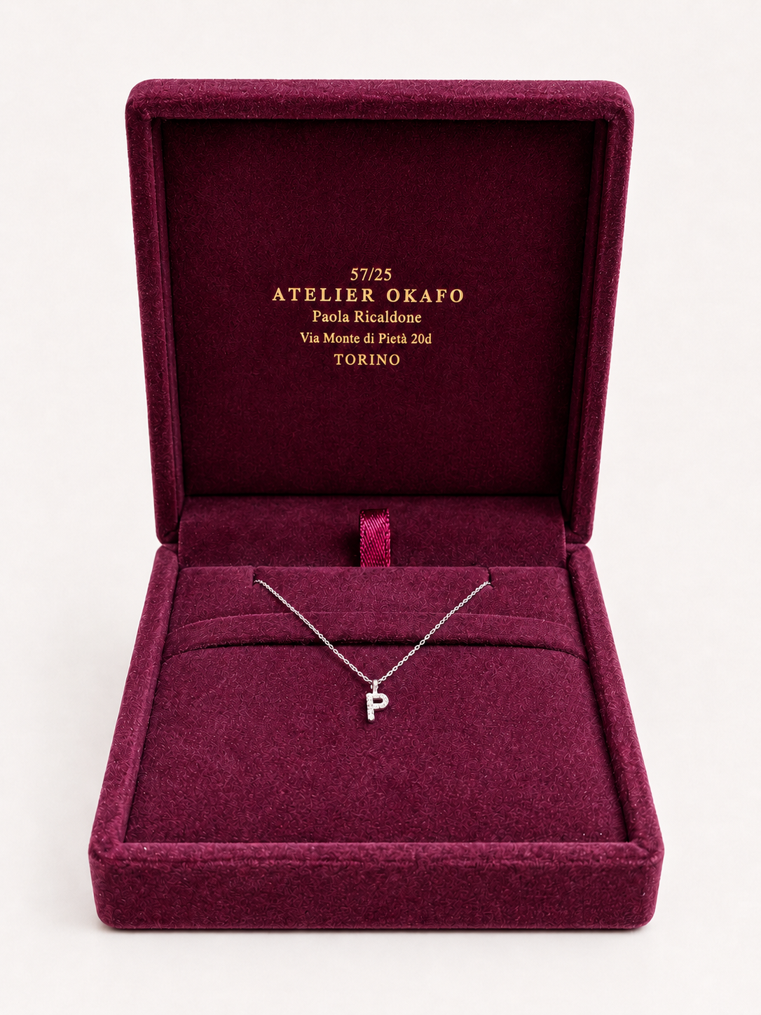 catenina con ciondolo lettera oro 18kt e diamanti naturali con scatola