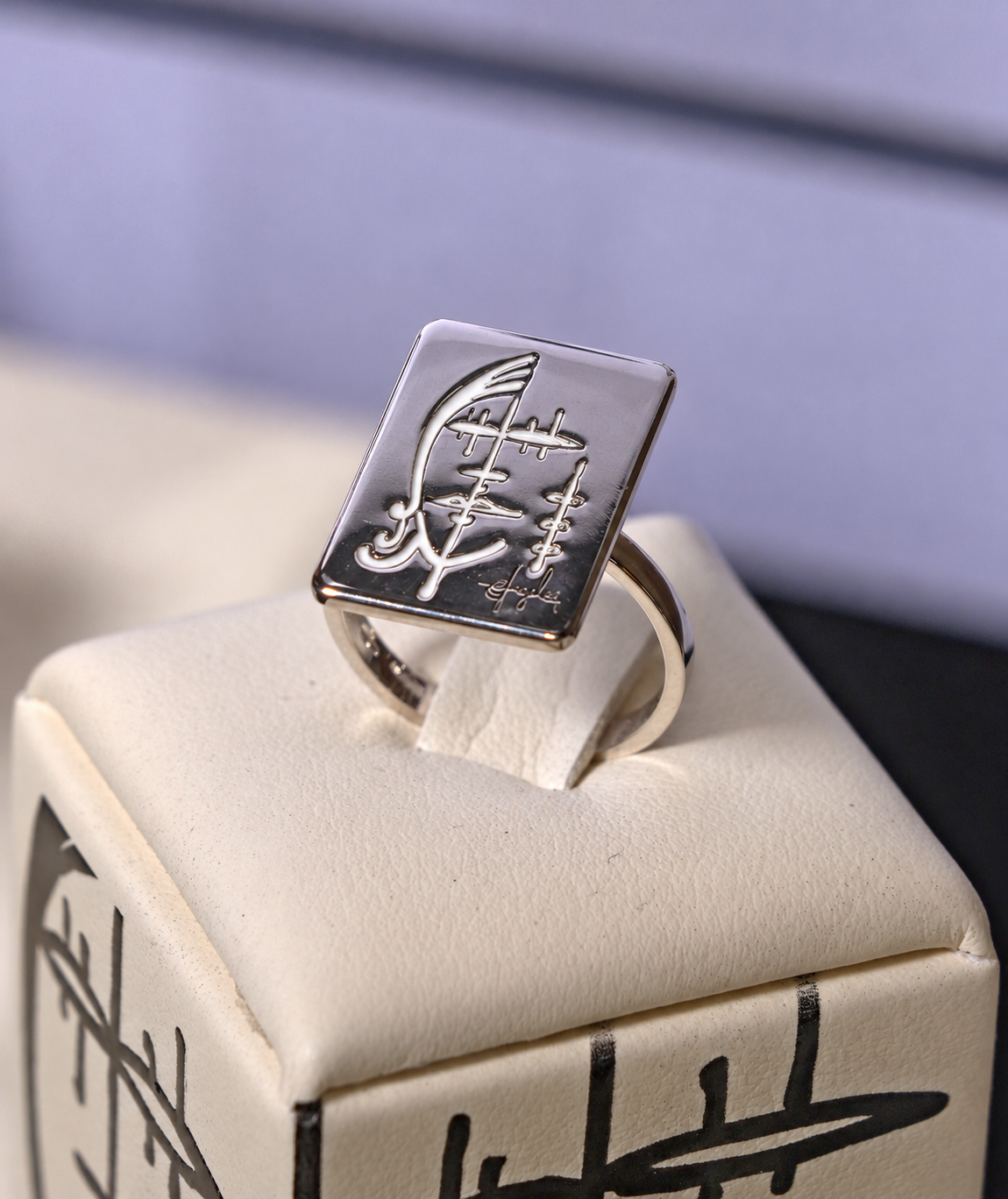 "Lei" · Anello in Argento 925‰ e Smalto Bianco · Collezione SEGNI · Luciano Angeleri